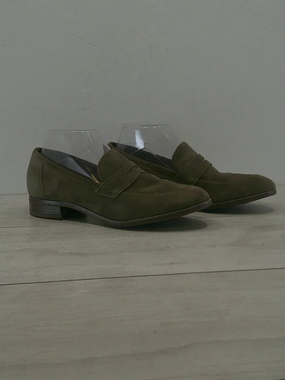 Clarks Collection Classic Dark Olive Trish Rose Suede Penny Loafers Size 8.5
